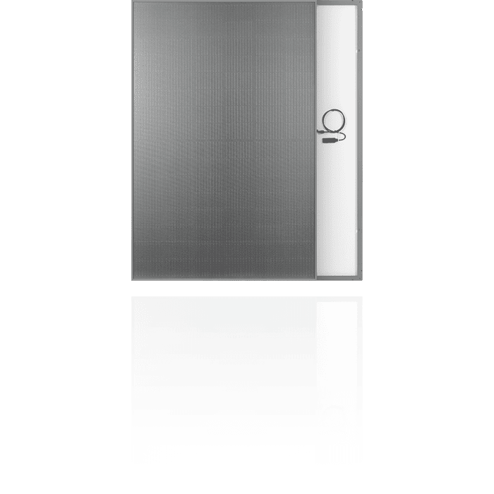 Silberne Photovoltaikmodule "Silk Nova" bei Spreewatt